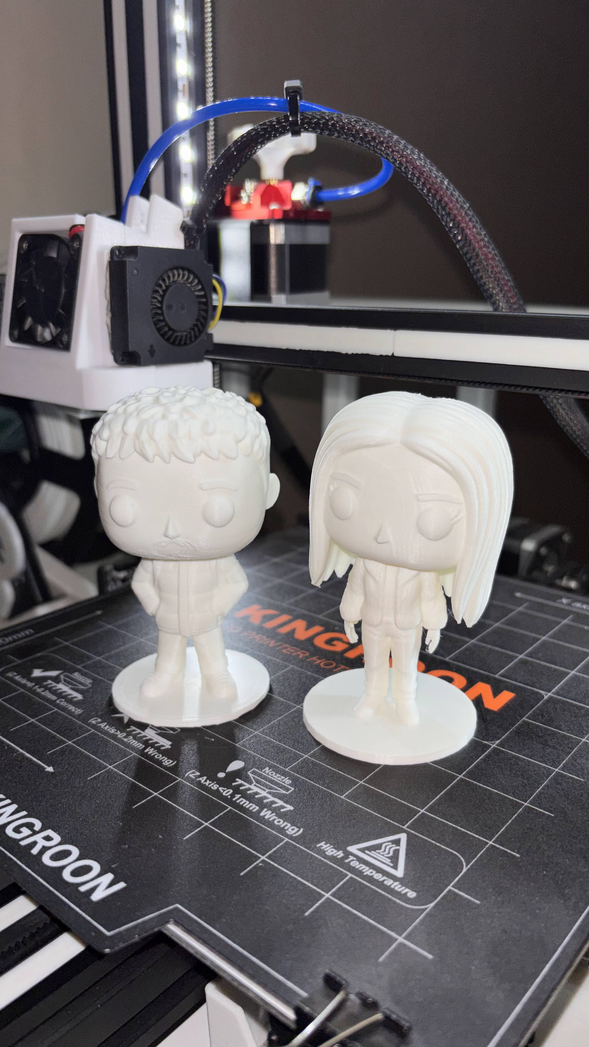 Figuras Funko Pop personalizadas sin pintar en impresora 3D